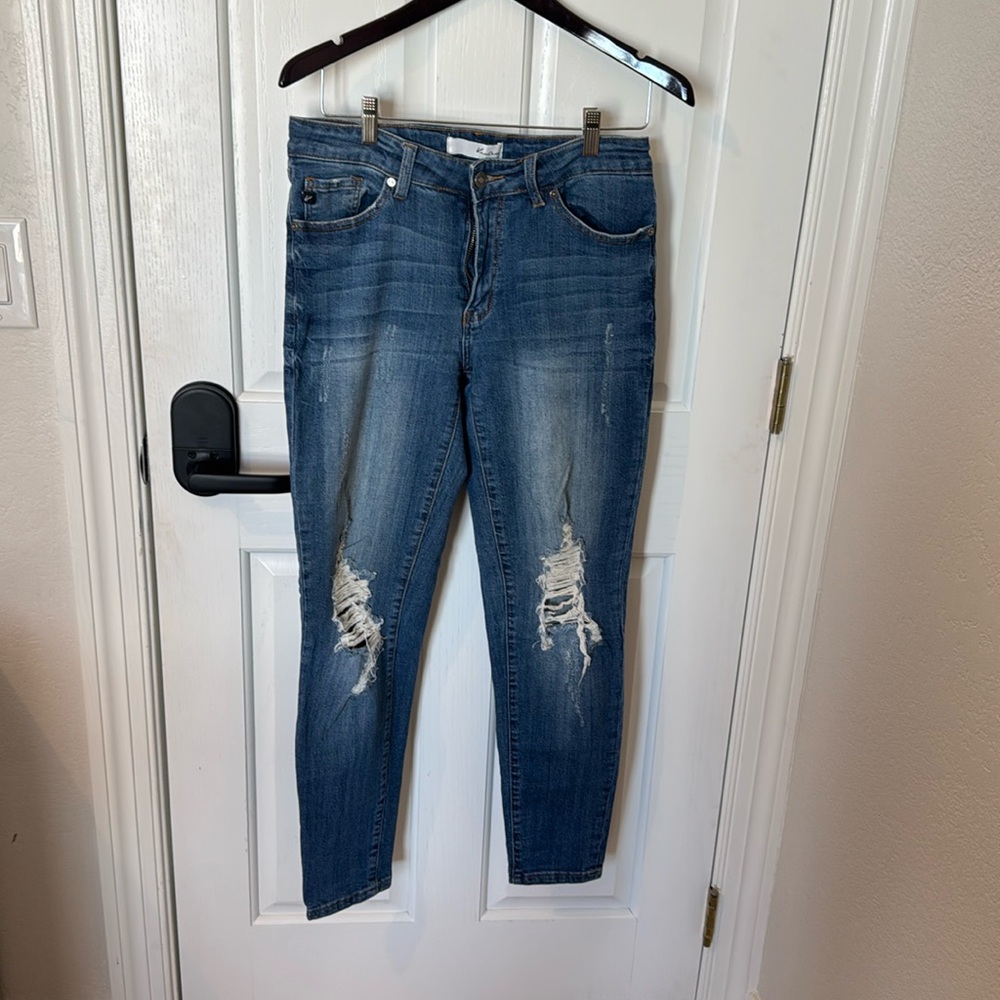 Kancan distressed skinny jeans size 9/28
